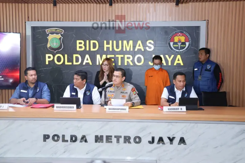 Kasubdit 2 Ditreskrimsus Polda Metro Jaya, AKBP Herman Edco Simbolon saat memberikan keterangan kepada wartawan di Mapolda Metro Jaya.