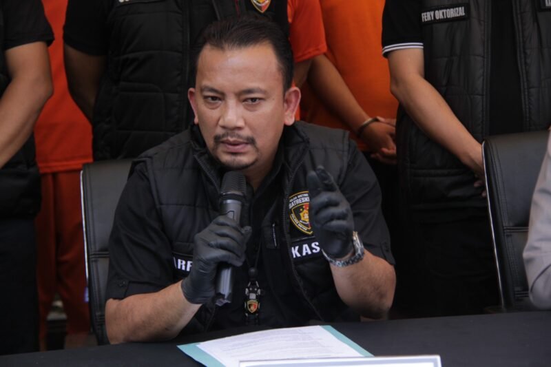 Kasat Reserse Kriminal Polres Metro Jakarta Barat, AKBP Arfan Zulkan Sipayung memberikan keterangan, Selasa (5/8/2025)