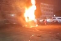 Bus milik Perusahaan Otobus (PO) Adi Prima dilalap api di Terminal Induk Bekasi, Kota Bekasi, Jumat malam (8/8/2025). (Foto-san)