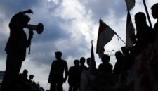Mahasiswa BEM UI menggelar aksi di Mapolda Metro Jaya untuk menuntut keadilan bagi pengemudi ojol korban insiden rantis Brimob, Jumat (29/8/2025). (Dok-Istimewa)