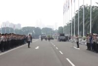 Personel gabungan Polri, TNI, dan Pemda DKI mengikuti apel kesiapan sebelum mengamankan aksi di Gedung DPR/MPR RI, Senin (25/8/2025). (Dok-Polri)