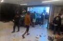 Suasana rumah Sahroni di Jakarta yang porak-poranda, kaca berserakan dan mobil mewah rusak parah setelah dijarah massa. (Dok-Istimewa)