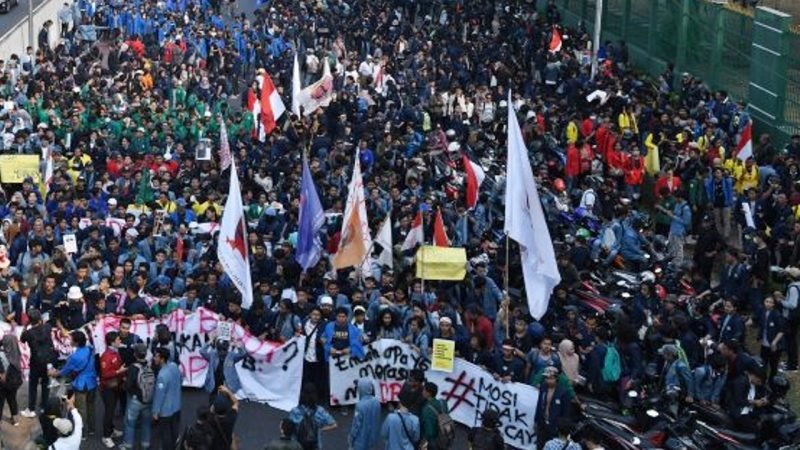 Puluhan ribu buruh dari Jabodetabek dan daerah lain menggelar demo di depan DPR RI, Kamis (28/8/2025). Komisi IX DPR mengimbau aksi tetap damai dan tertib. (Dok-Ilustrasi)