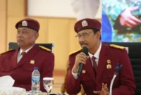 Mensos Gus Ipul berbincang dengan para guru Sekolah Rakyat usai memastikan target 165 titik beroperasi penuh September 2025. (Dok-Istimewa)