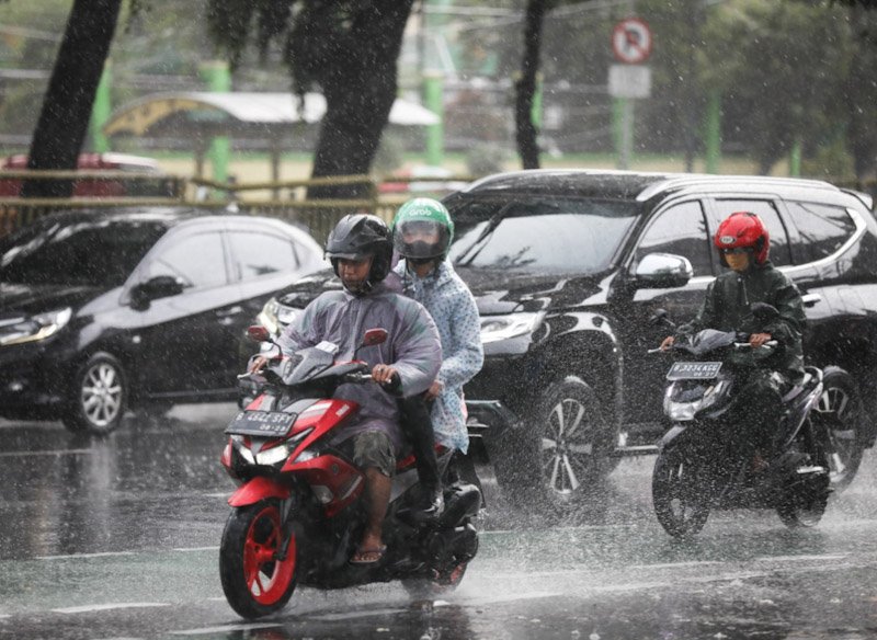 Langit berawan di Jakarta menjelang hujan pada Rabu sore, 13 Agustus 2025. (Dok-Istimewa)