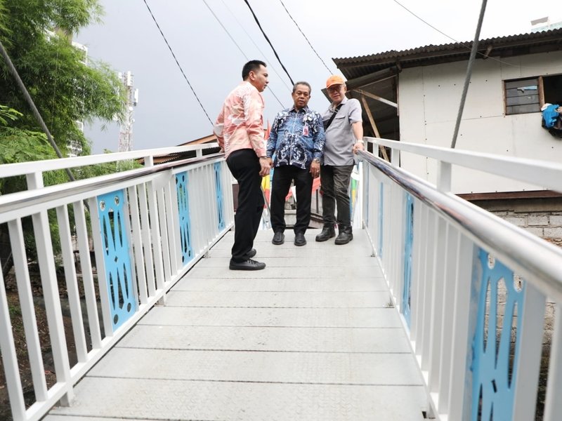 Jembatan Antar Kampung (JAK) Angkat Mulia diresmikan di Jakarta Selatan, Jumat (15/8/2025). Jembatan ini menjadi yang pertama di DKI Jakarta dengan teknologi buka-tutup. (Foto-Humas Pemprov DKI Jakarta)