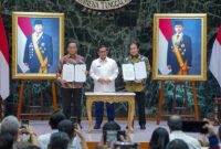 Gubernur DKI Jakarta Pramono Anung meluncurkan Sistem Penjaminan Digital dan menyaksikan penandatanganan kerja sama Portal E-Guarantee di Balai Kota Jakarta. (Dok-Humas DKI Jakarta)