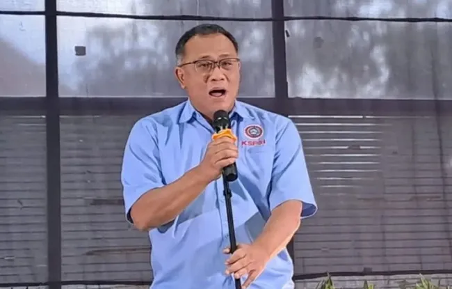 Ketua Umum KSPSI, Jumhur Hidayat, menegaskan tiga juta buruh di bawah organisasinya tidak ikut aksi demo HOSTUM, Kamis (28/8/2025). (Dok-Istimewa)