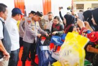 Kapolri Jenderal Listyo Sigit Prabowo meninjau Gerakan Pangan Murah di Mempawah, Kalimantan Barat, Jumat (8/8/2025). (Dok-Polri)