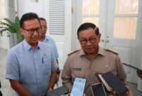 Gubernur DKI Jakarta Pramono Anung menerima Menteri Kesehatan Budi Gunadi Sadikin di Balai Kota untuk mendukung operasional kapal layanan kesehatan di Kepulauan Seribu, Senin (25/8/2025). (Dok-Humas DKI Jakarta)