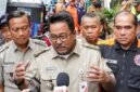 Wakil Gubernur DKI Jakarta Rano Karno meninjau kawasan Dukuh Atas usai unjuk rasa, sambil memastikan layanan Transjakarta dan MRT digratiskan selama sepekan. (Humas-DKI Jakarta)