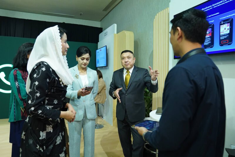 Wamendag Dyah Roro Esti Widya Putri saat menyampaikan paparan tentang digitalisasi UMKM pada WhatsApp Business Summit 2025 di Jakarta, Selasa (12/8/2025). (Humas Kemendag)
