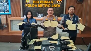 Direktorat Reserse Kriminal Siber Polda Metro Jaya menangkap dua pelaku tindak pidana akses ilegal membajak siaran televisi berbayar Nex Parabola
