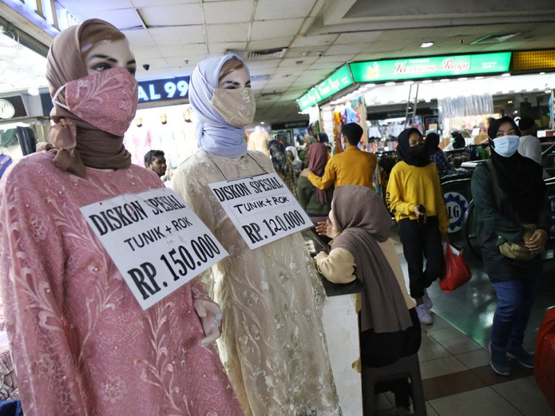 Gubernur DKI Jakarta Pramono Anung meninjau Pasar Tanah Abang dalam rangka pengumuman Lomba Digitalisasi Pasar 2025. (Dok-Humas DKI Jakarta)