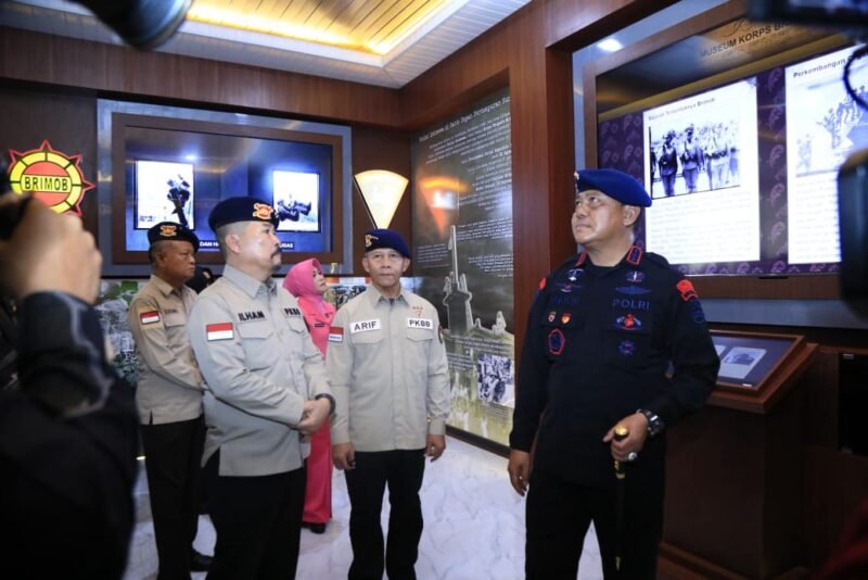 Komjen Pol Drs. Imam Widodo meresmikan Wisata Juang Museum Korps Brimob Polri di Kompleks Museum Korbrimob, Cikeas, Bogor, Selasa (26/8/2025). (Dok-Polri)